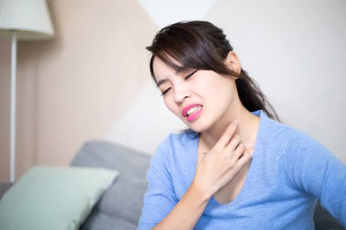Xịt họng thảo dược có tốt không và những tiêu chí chọn sản phẩm an toàn 1
